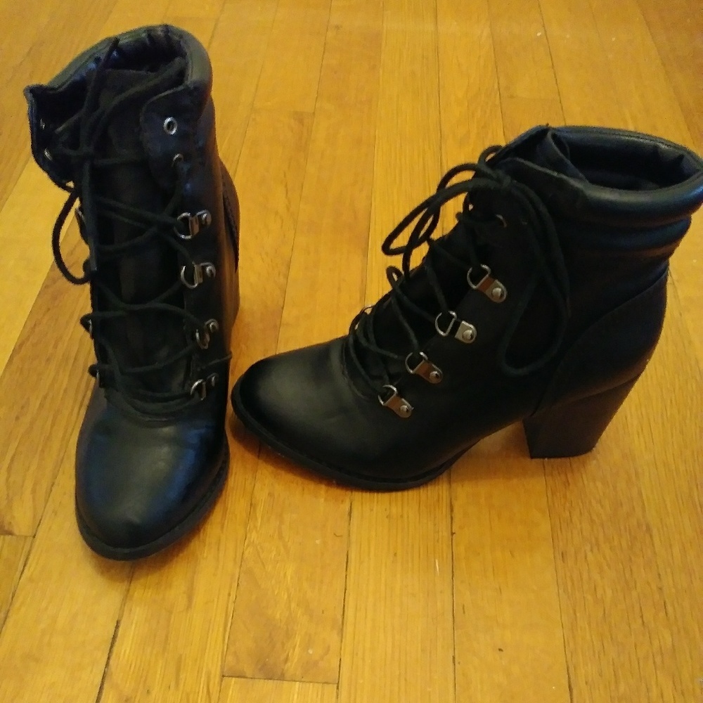 Black lace up bootie